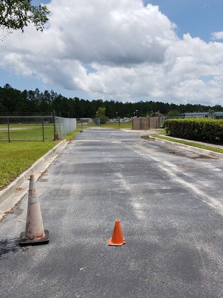 More Photos Of 1275 County Road 210 W, Jacksonville Warehouse For Sale