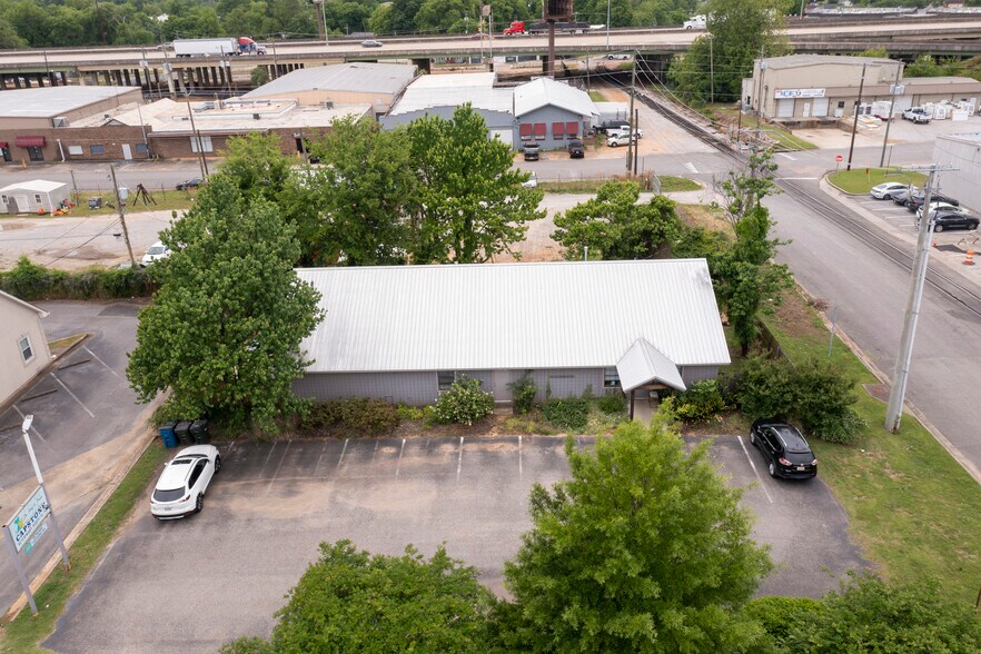 More Photos Of 1600 Greensboro Ave, Tuscaloosa Veterinarian Kennel For Sale