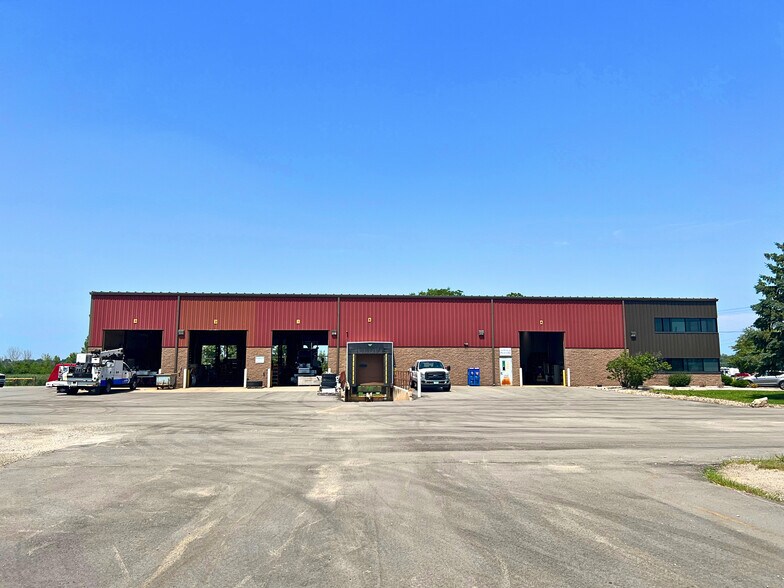 More Photos Of 4325 S Washburn St, Oshkosh Manufacturing For Sale