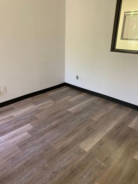 More Photos Of 20941-20945 Devonshire St, Chatsworth Medical For Lease