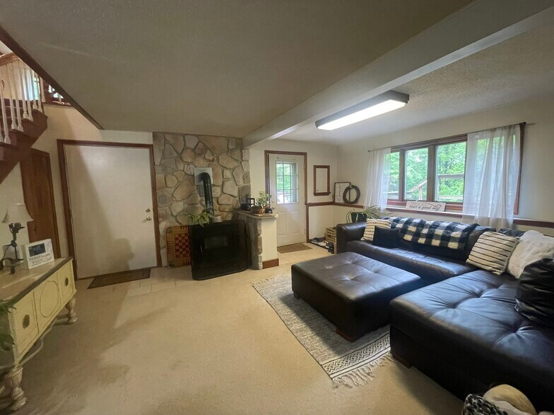 More Photos Of 853 Fairview Rd, Howard Apartments For Sale