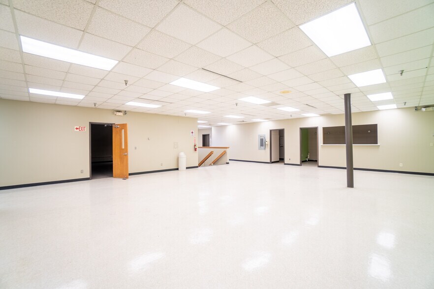 More Photos Of 299 Johnson Ave, Waseca Light Manufacturing For Lease