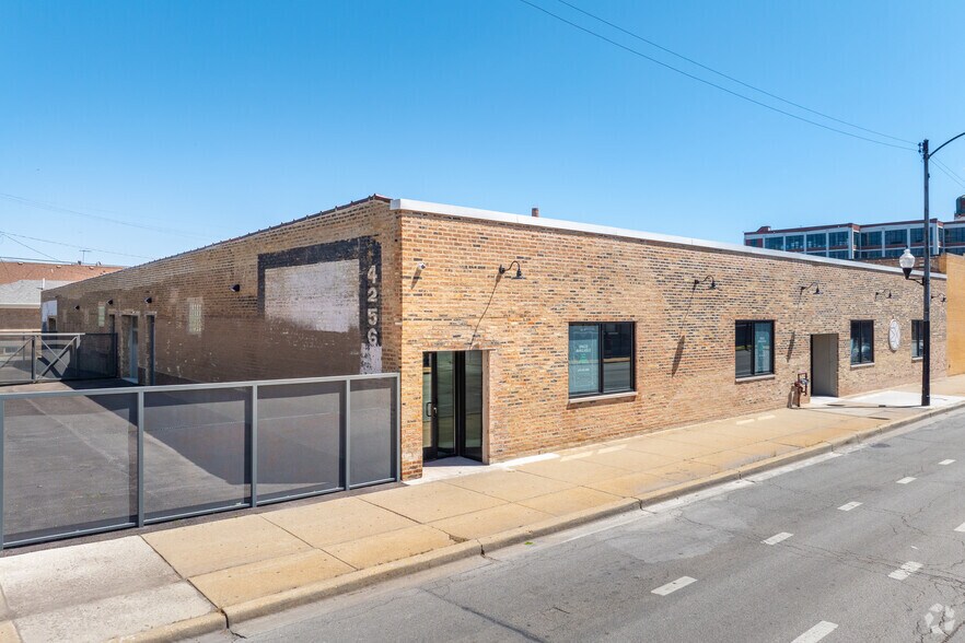 Primary Photo Of 4256 W Diversey Ave, Chicago Warehouse For Lease