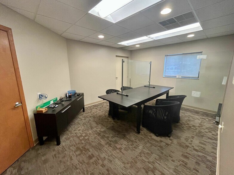More Photos Of 11156 Main St, Cincinnati Office For Lease