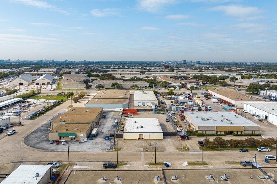 More Photos Of 11421 Chairman Dr, Dallas Light Distribution For Lease
