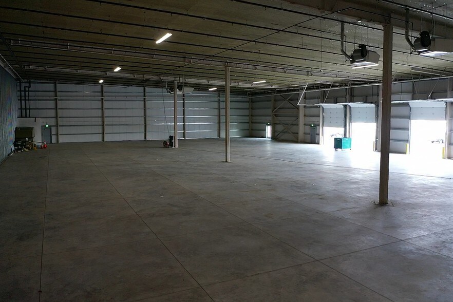 More Photos Of 1301 S Roosevelt Ave, Loveland Warehouse For Lease