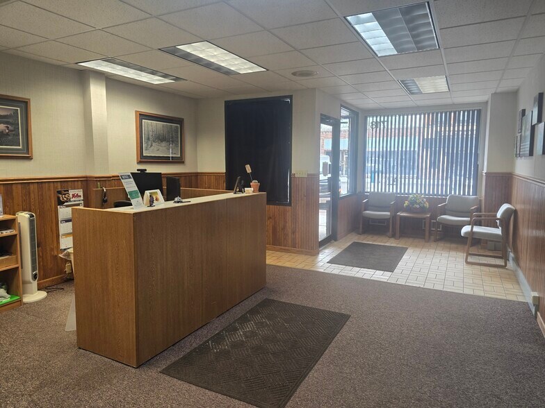 More Photos Of 720 5th Ave, Antigo Office For Sale