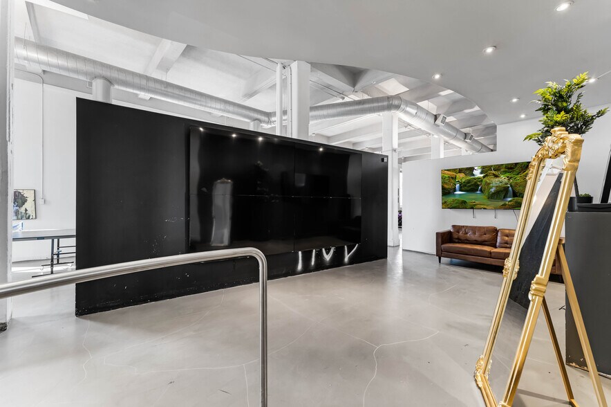 More Photos Of 43-45 Eccles St, Ottawa Office For Sale