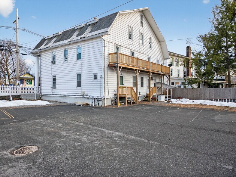 More Photos Of 5-9 Rock City Rd, Woodstock Storefront Retail Residential For Sale