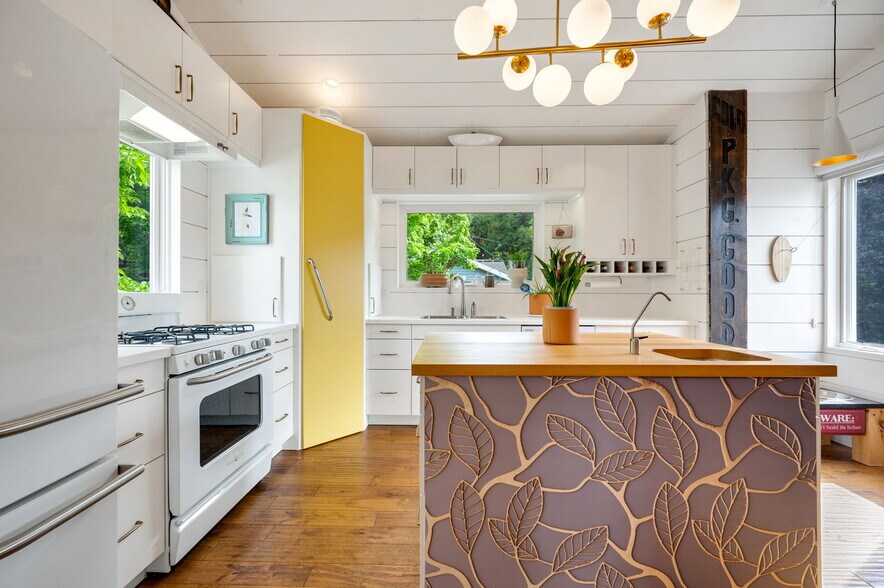 More Photos Of 4113 Main St, Fish Creek Storefront Retail Residential For Sale