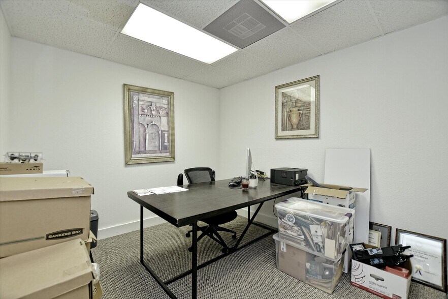 More Photos Of 600 Forest St, Georgetown Office For Sale