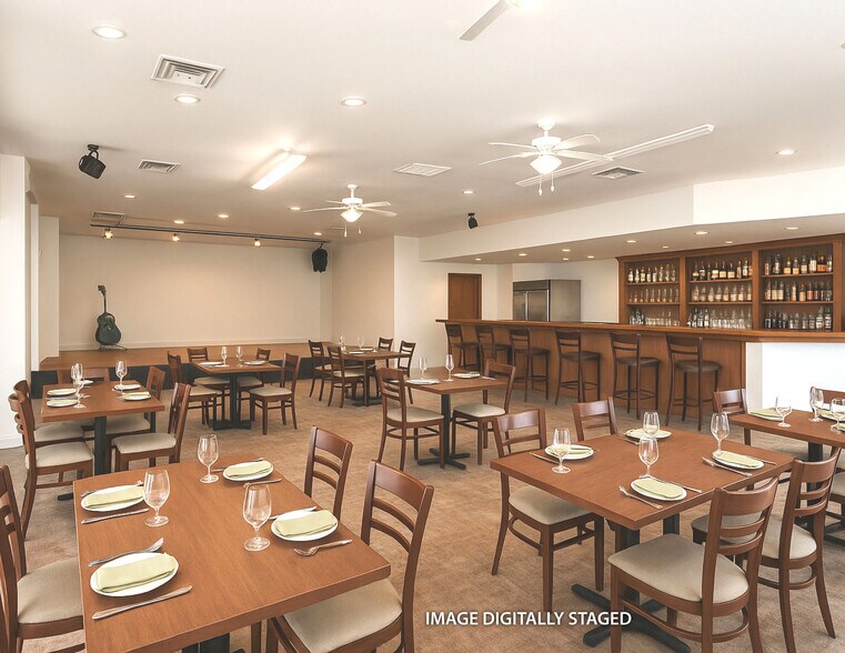 More Photos Of 923 C St, San Rafael Storefront For Sale