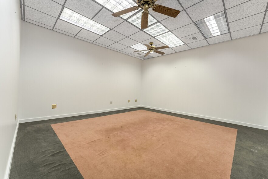 More Photos Of 1 Old Highway 28, White House Station Storefront Retail Office For Lease