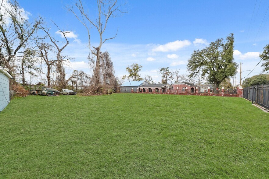 More Photos Of 7502 Ley Rd, Houston Land For Sale