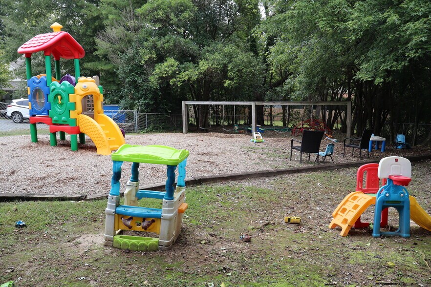 More Photos Of 3842 Country Club Rd, Winston-Salem Daycare Center For Sale