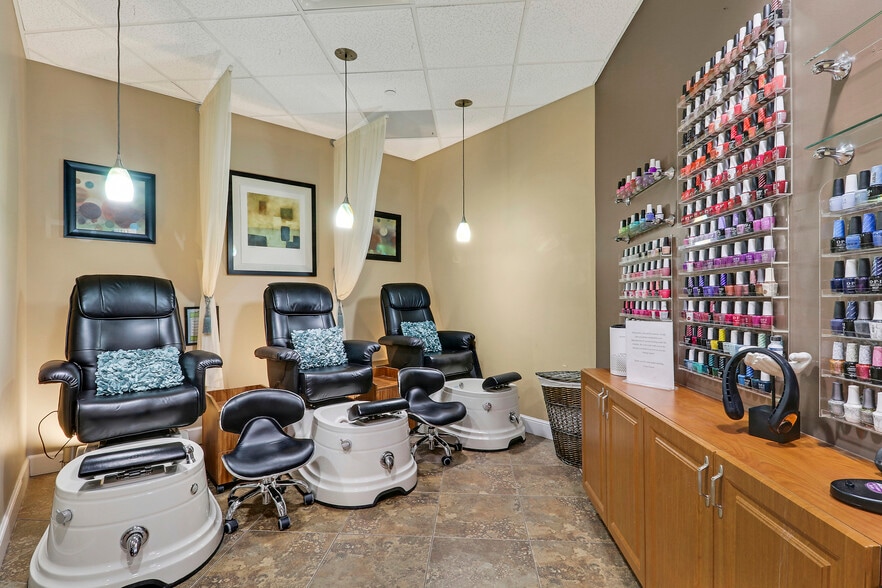 More Photos Of 266 NW Peacock Blvd, Port Saint Lucie Medical For Sale