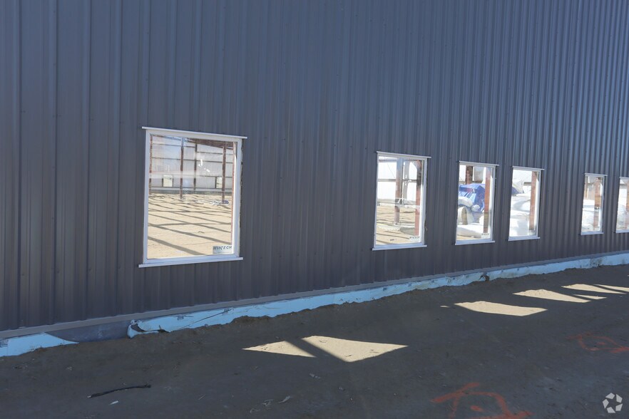 More Photos Of 13000 Albrook Dr, Denver Warehouse For Lease