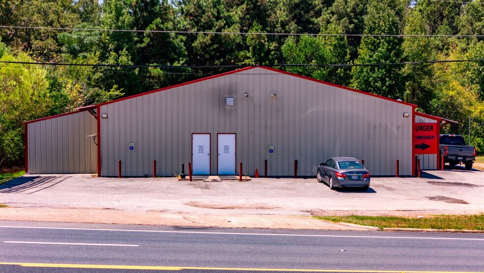 More Photos Of 2715 US Highway 69 N, Lufkin Bar For Sale