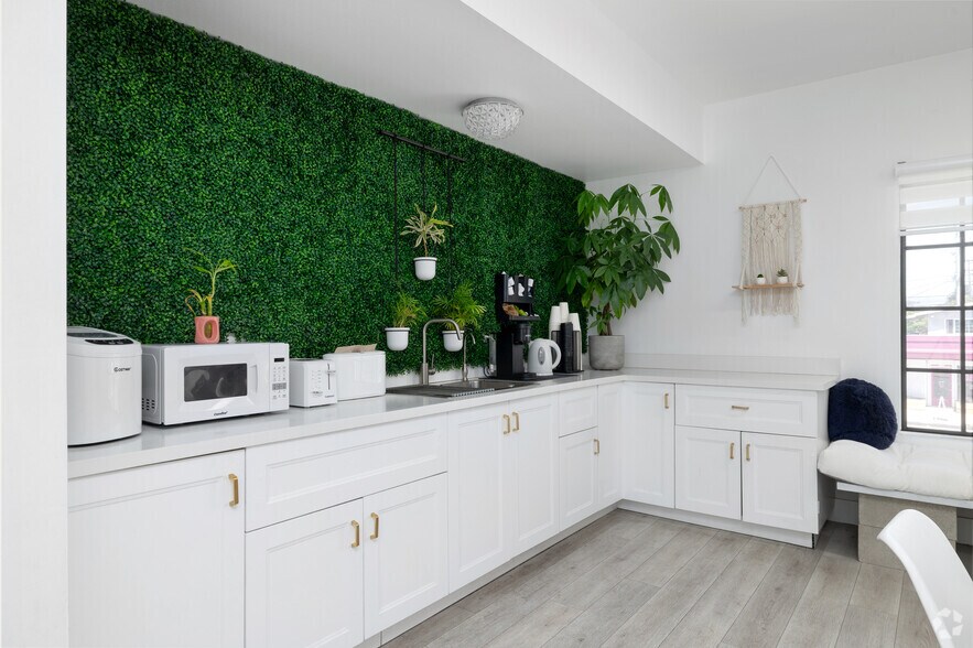 More Photos Of 11600-11610 Washington Pl, Culver City Loft Creative Space For Lease