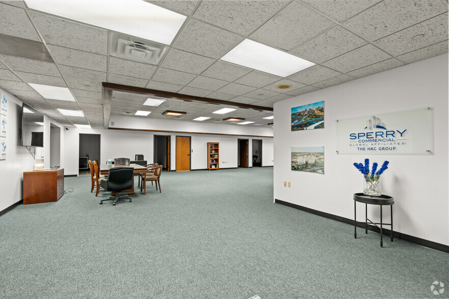 More Photos Of 5751 Kroger Dr, Fort Worth Office For Lease