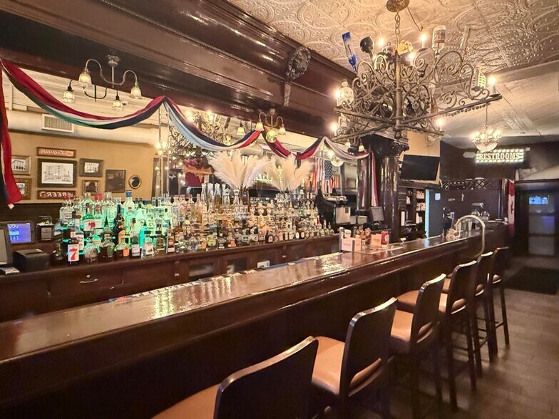 More Photos Of 200 W Portage Ave, Sault Sainte Marie General Retail For Sale