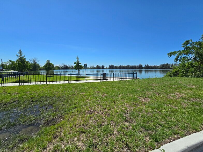 More Photos Of 27201 S Dixie Hwy, Homestead Land For Lease
