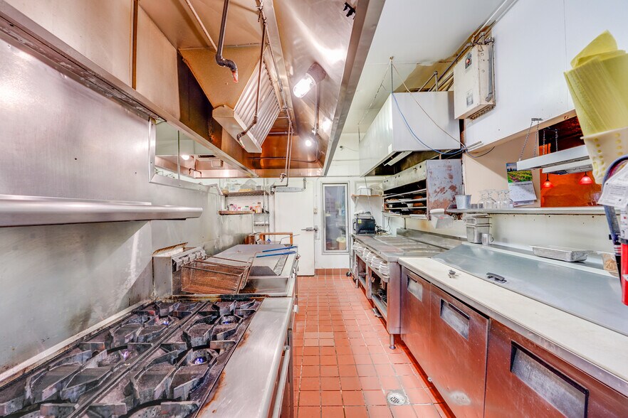 More Photos Of 340 W Grand Ave, Escondido Restaurant For Sale