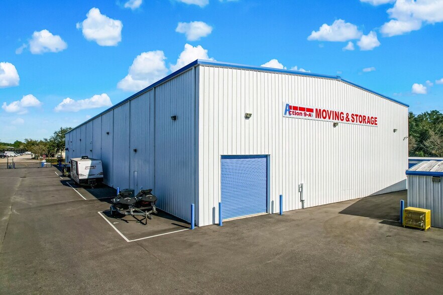 More Photos Of 10416 New Berlin Rd, Jacksonville Warehouse For Lease