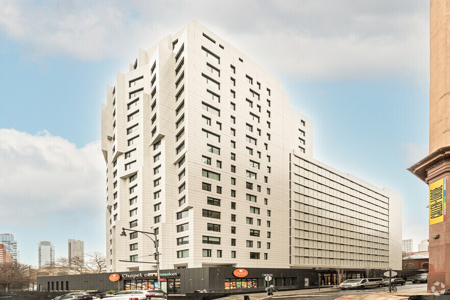 Primary Photo Of 22 Chapel St, Brooklyn Apartments For Lease