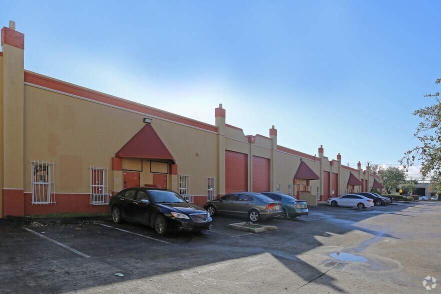 More Photos Of 8430-8450 NW 68th St, Miami Unknown For Lease