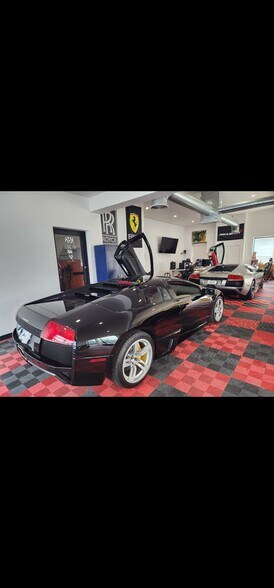 More Photos Of 256-260 Green St, South Hackensack Warehouse For Lease