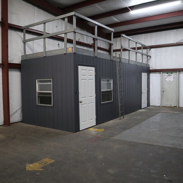 More Photos Of 800 Blountstown St, Tallahassee Warehouse For Lease