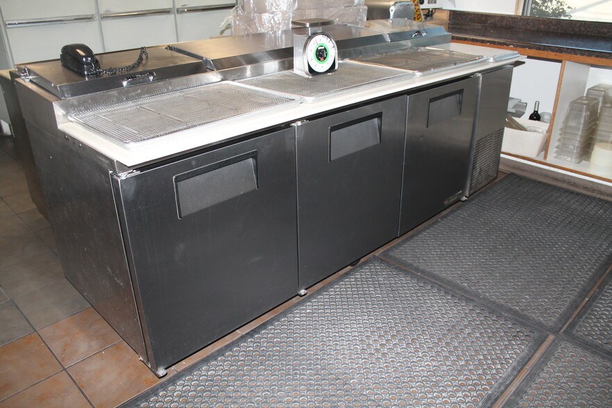 More Photos Of 509 S Illinois Ave, Carbondale Restaurant For Sale