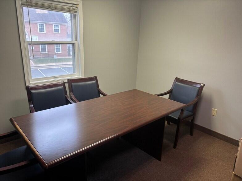 More Photos Of 4248-4250 Chain Bridge Rd, Fairfax Medical For Lease