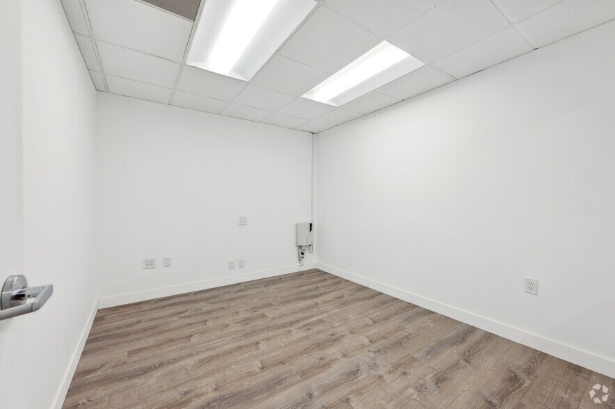 More Photos Of 1510-1512 11th St, Santa Monica Telecom Hotel Data Hosting For Lease