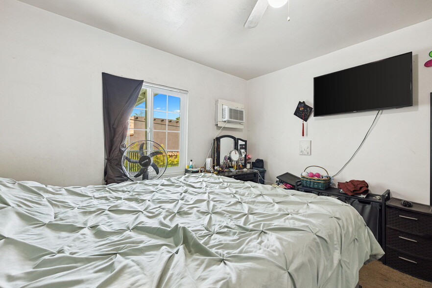 More Photos Of 1674 S Via Salida, Palm Springs Apartments For Sale
