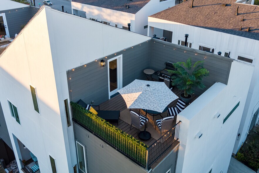 More Photos Of , Houston Multifamily For Sale