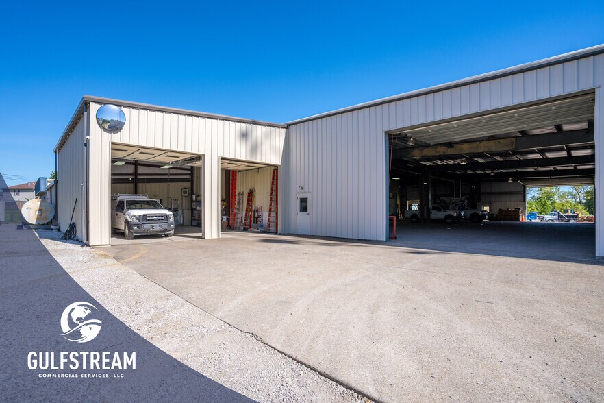 More Photos Of 5630 Airline Rd, Henderson Manufacturing For Lease