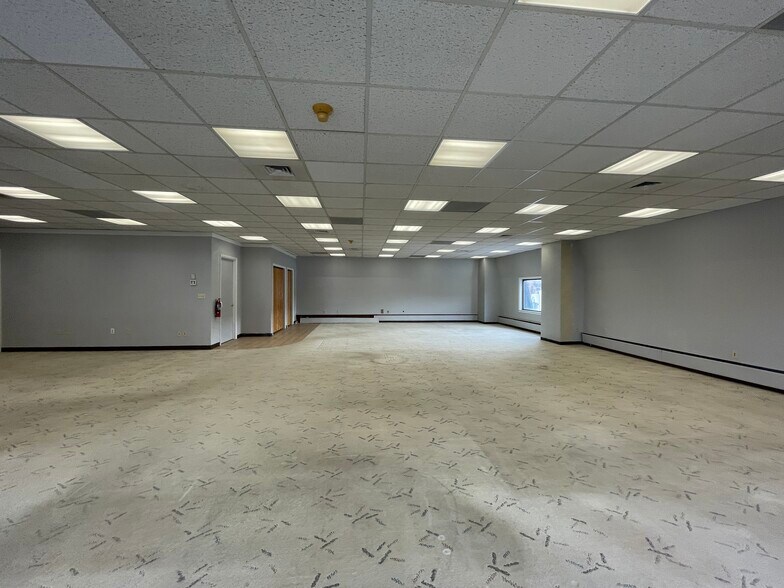 More Photos Of 511 Ashmun St, Sault Sainte Marie Office For Lease