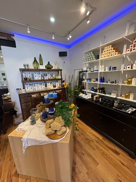 More Photos Of 1202 Federal St, Pittsburgh Storefront For Lease