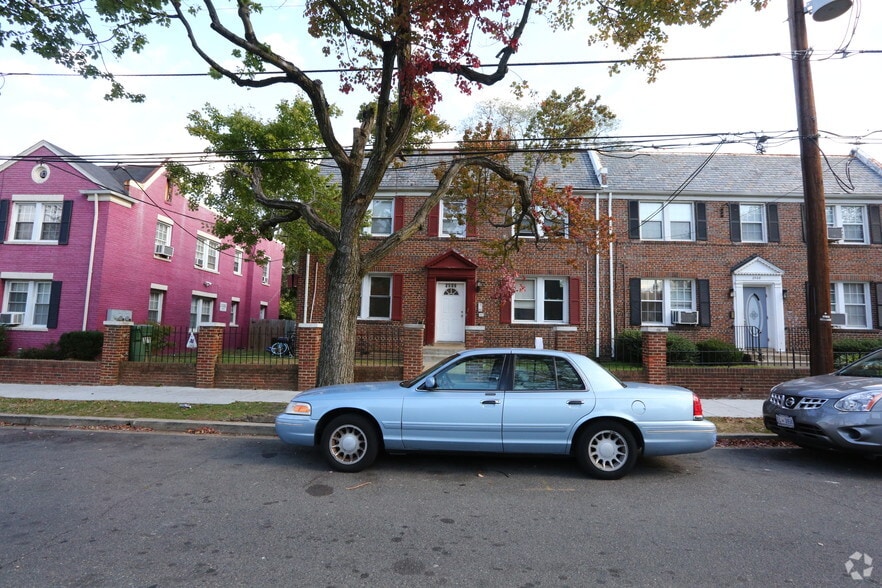 More Photos Of 2506 N St Se, Washington Apartments For Sale