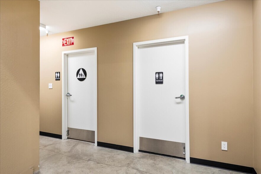 More Photos Of 901 Shasta St, Redwood City Warehouse For Lease