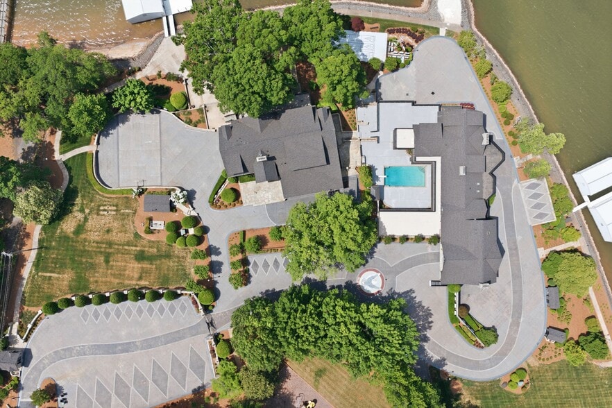 More Photos Of 9715 Nine Eagles Ln, Charlotte Specialty For Sale