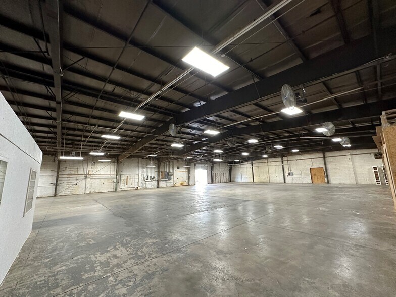 More Photos Of 100 Aiken St, Cartersville Manufacturing For Lease