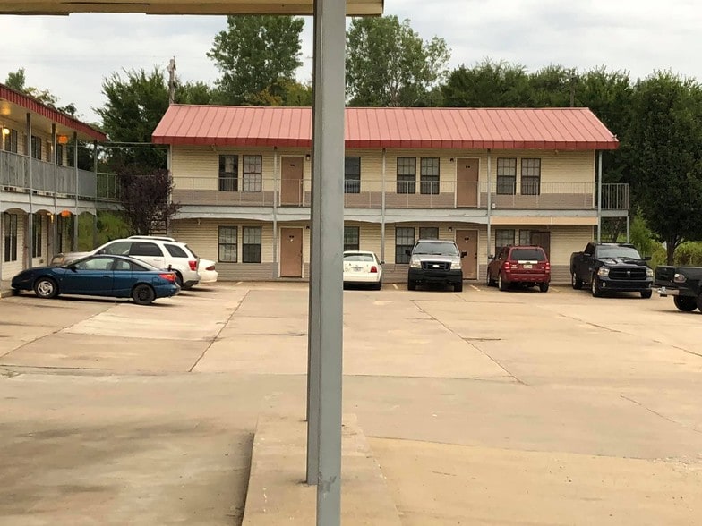 More Photos Of 36494 Old Highway 270, Wewoka Hotel For Sale