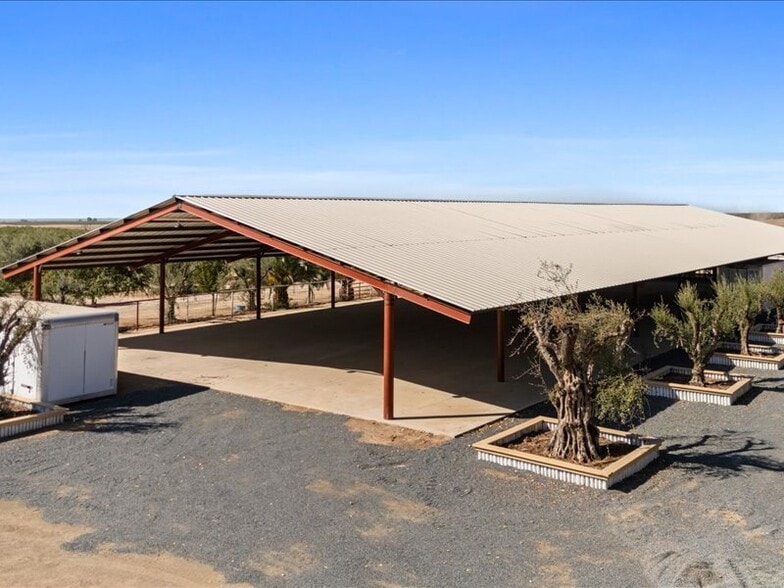 More Photos Of 34338 Nevis Ave, Mc Farland Horse Stables For Sale