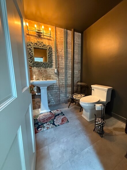 More Photos Of 205 W Galena Blvd, Aurora Storefront Retail Residential For Sale