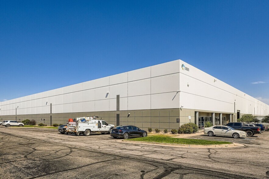 More Photos Of 5501 Peoria St, Denver Warehouse For Lease