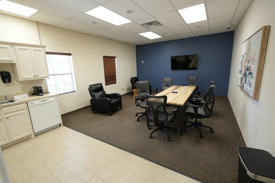 More Photos Of 200 Meadowlands Blvd, Keller Office For Sale