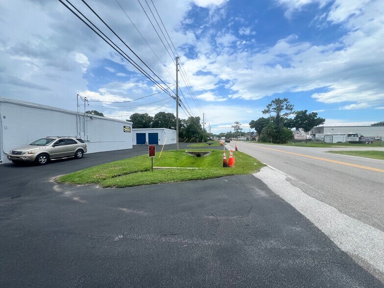 More Photos Of 2297 Lake Ave SE, Largo Warehouse For Sale